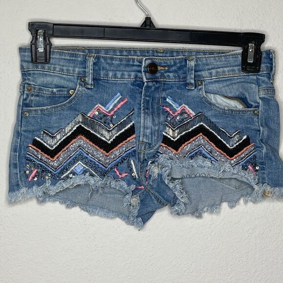 Zara Woman Beaded Jean Shorts - Picture 9 of 9